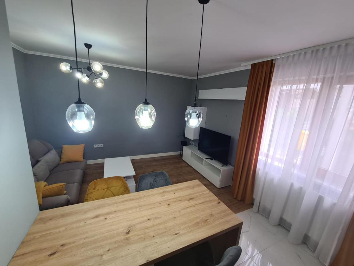 Peaceful&Central Apartment With Garden Targu Mures Exterior photo